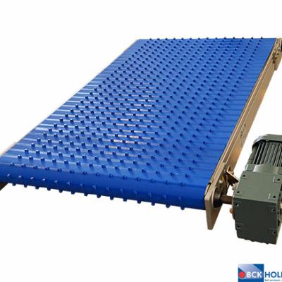 256765 Bandtransporteur met speciaal bandmateriaal