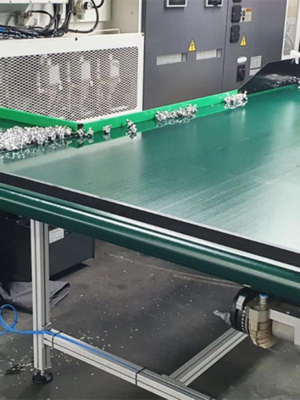 Bufferen van metalen producten