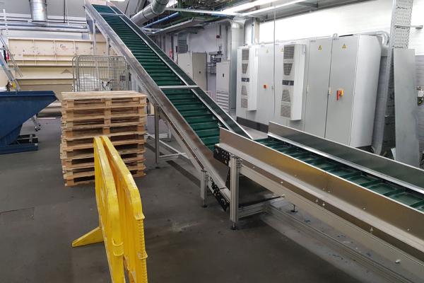 Opvoertransporteur voor recycling