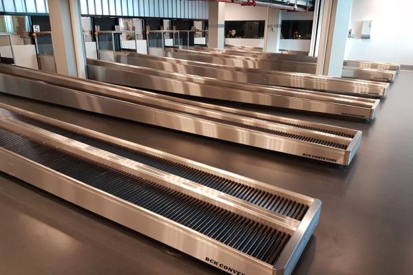 Roller conveyors at an airport